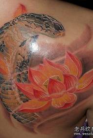 Plecu 3D krāsu čūskas Lotus tetovējums
