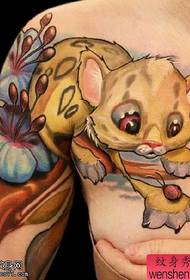 Tatuiruočių šou, rekomenduokite pečių spalvos leopardo tatuiruotę
