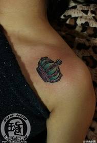 Emisija za tetovaže, preporučite ženskoj djeci tetovaže krune u obliku ramena