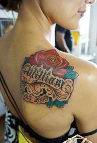 Krásná ramena pop krásné růžové tetování vzor