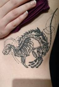 女の子側腰黒刺す幾何学的なシンプルなライン動物スケルトンタトゥー画像