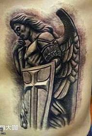 腰の天使の戦士のタトゥーパターン