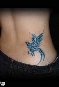 腰の小さな青い鳥のタトゥーパターン
