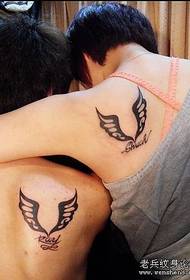 情侣纹身:肩部情侣图腾翅膀纹身图案