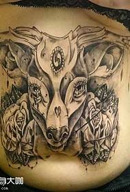 disegno del tatuaggio dell'osso di cervo in vita