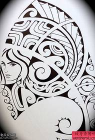 Kreative Schulterstamm Maya Totem Tattoo Manuskript Bild