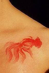 肩部紋身圖案：肩部彩色水墨畫小金魚紋身圖案
