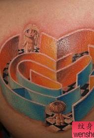 Sorbalda kolore ezagunen maitasuna labirintoaren tatuaje eredua