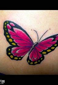 Modello di tatuaggio farfalla rosa in vita