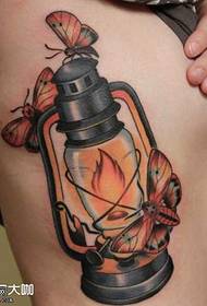 model de tatuaj lampa cu ulei de talie