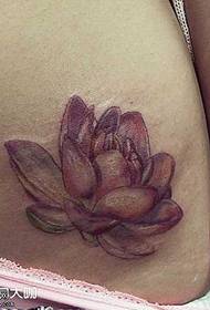disegno del tatuaggio del loto in vita