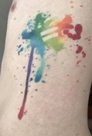 Tetoválás oldalán derék férfi fiú oldalsó derék színes splash tinta tetoválás kép