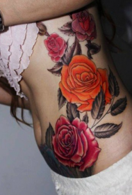 uzuri kiuno rose muundo wa tattoo