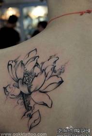 Lotus-tatoeëringpatroon: skouerlotus tattoo patroon