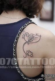 Modello di tatuaggio di loto buddha moda spalla della ragazza