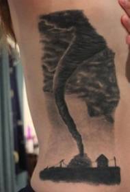Talia tatuajului partea laterală a fetei pe poza tatuajului de tornadă neagră