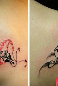 Spettacolo di tatuaggi, consiglia un modello di tatuaggio per le spalle