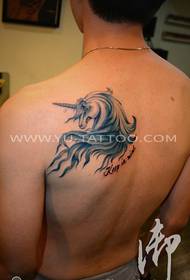 Gambar bahu warna tato unicorn