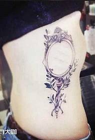 шема на тетоважа на огледалото на половината