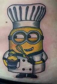 cuoco divertente con il modello del tatuaggio piccolo uomo giallo