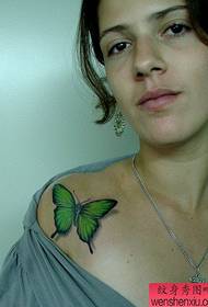 Malé čerstvé ženy rameno motýl tetování práce
