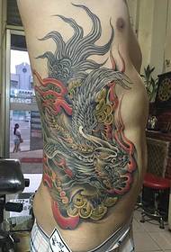 80 modello di tatuaggio drago prepotente in vita laterale da uomo