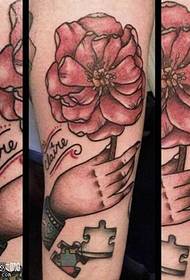 juosmens rausvos gėlės tatuiruotės modelis