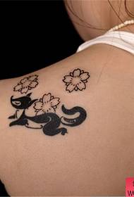 en axel räv tatuering mönster