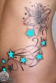 motivo tatuaggio stella a vita