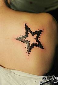 Pertunjukan tato, rekomendasikan pola tato bintang lima bahu wanita