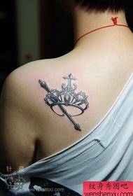Patrún tattoo ghualainn: gualainn coróin tattoo pictiúr patrún tattoo