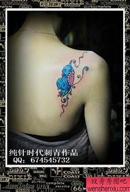Vroulike skouers gewilde popkleur vlinder tatoo patroon