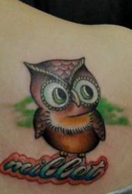 Motivo tatuaggio spalla gufo carino