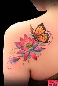 Váll lótusz pillangó tetoválás minta