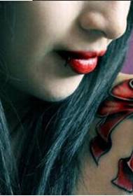 Qizil lablari, yelkalari, kamon zarbining chiroyli rasmlari bilan seksual chiroyli ayol