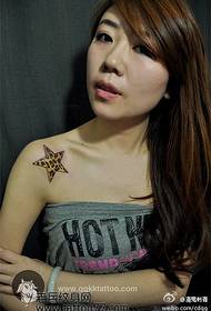 Beauty shoulders cool five-pointed star leopard tattoo pattern