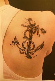 een schouderanker tattoo patroon