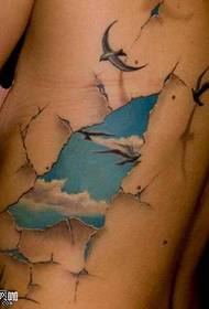 Taille blauer Himmel Tattoo-Muster