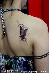 Mooi uitziende mooie schouder vlinder tattoo patroon