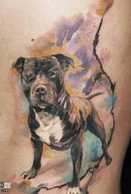 modeli i tatuazhit të bulldogut të belit