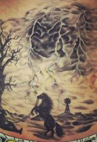 腰黒中国風の入れ墨の枝と雷と馬の風景インクの入れ墨の写真
