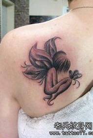 Жінка плече назад ангел татуювання візерунок