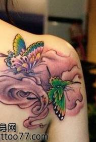 Beautiful and beautiful shoulder butterfly tattoo pattern