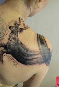 Specialus stilius elnio vėjo tatuiruotės modelis ant peties