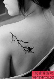 Популарна убавина на рамо тотем гранки шема птица тетоважа