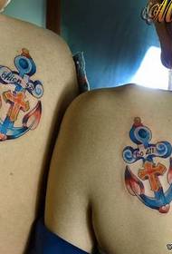 убава двојка сидро тетоважа шема на рамото