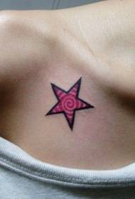 Axel tatueringsmönster: axelfärg femspetsig stjärntatuering mönster