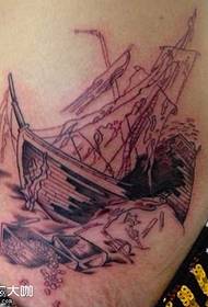 струк доњег брода тетоважа брода