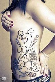 cintura di fiori di mudellu di tatuaggi