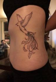 Tatovering fyrer Phoenix piges talje på de minimalistiske Phoenix tatoveringsbilleder